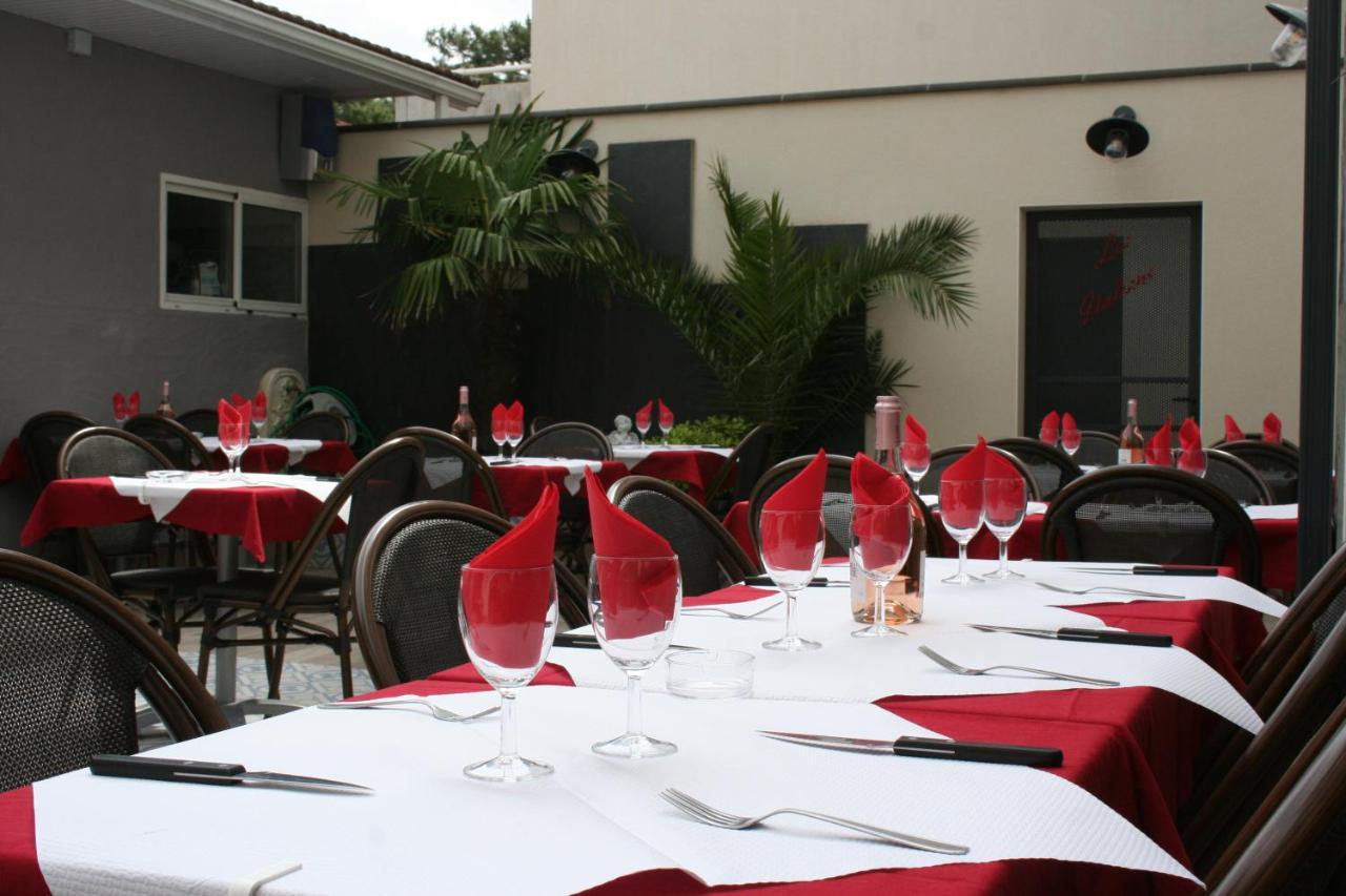 Hôtel Les Italiens Biscarrosse Exterior foto