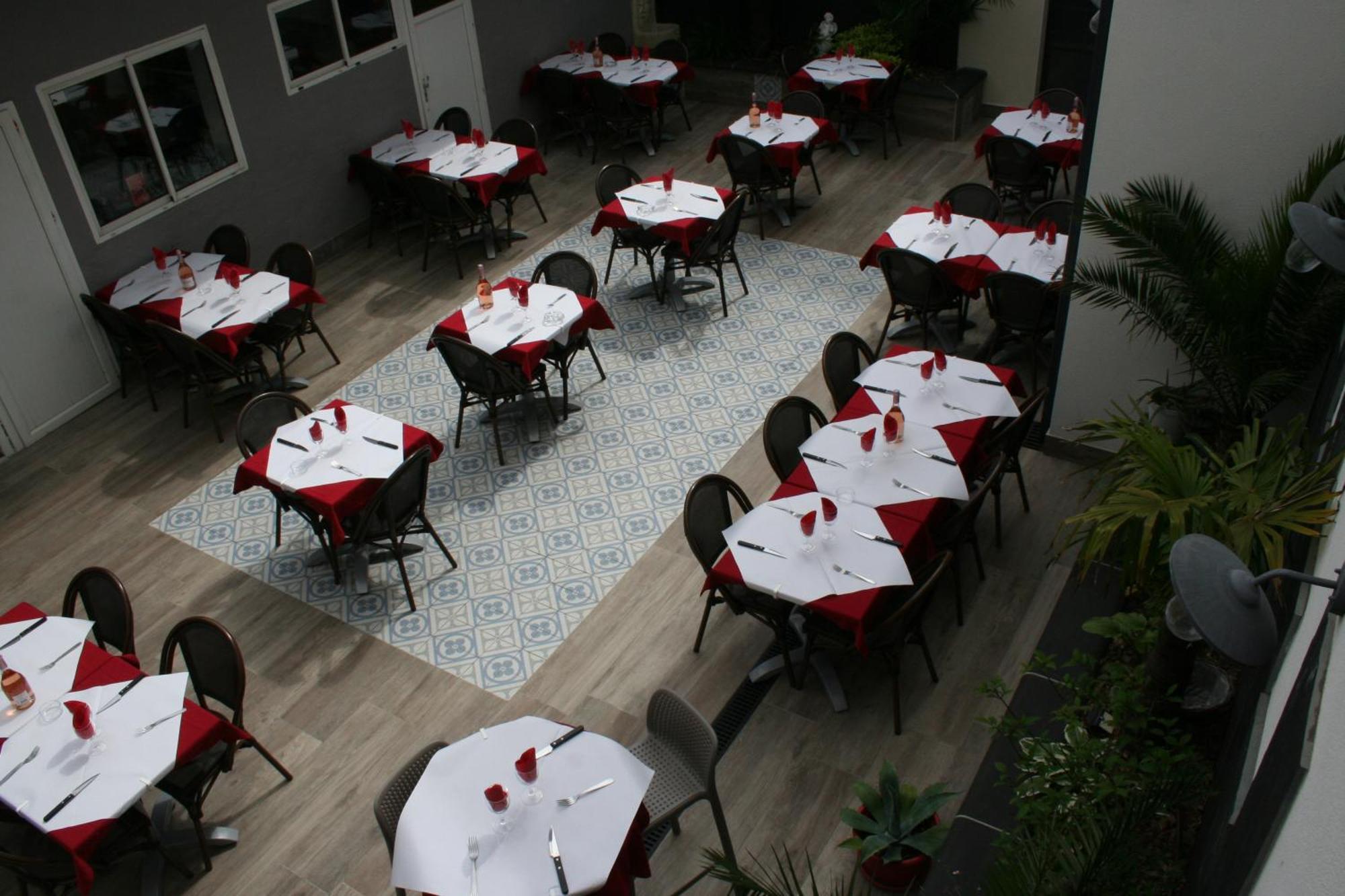 Hôtel Les Italiens Biscarrosse Exterior foto